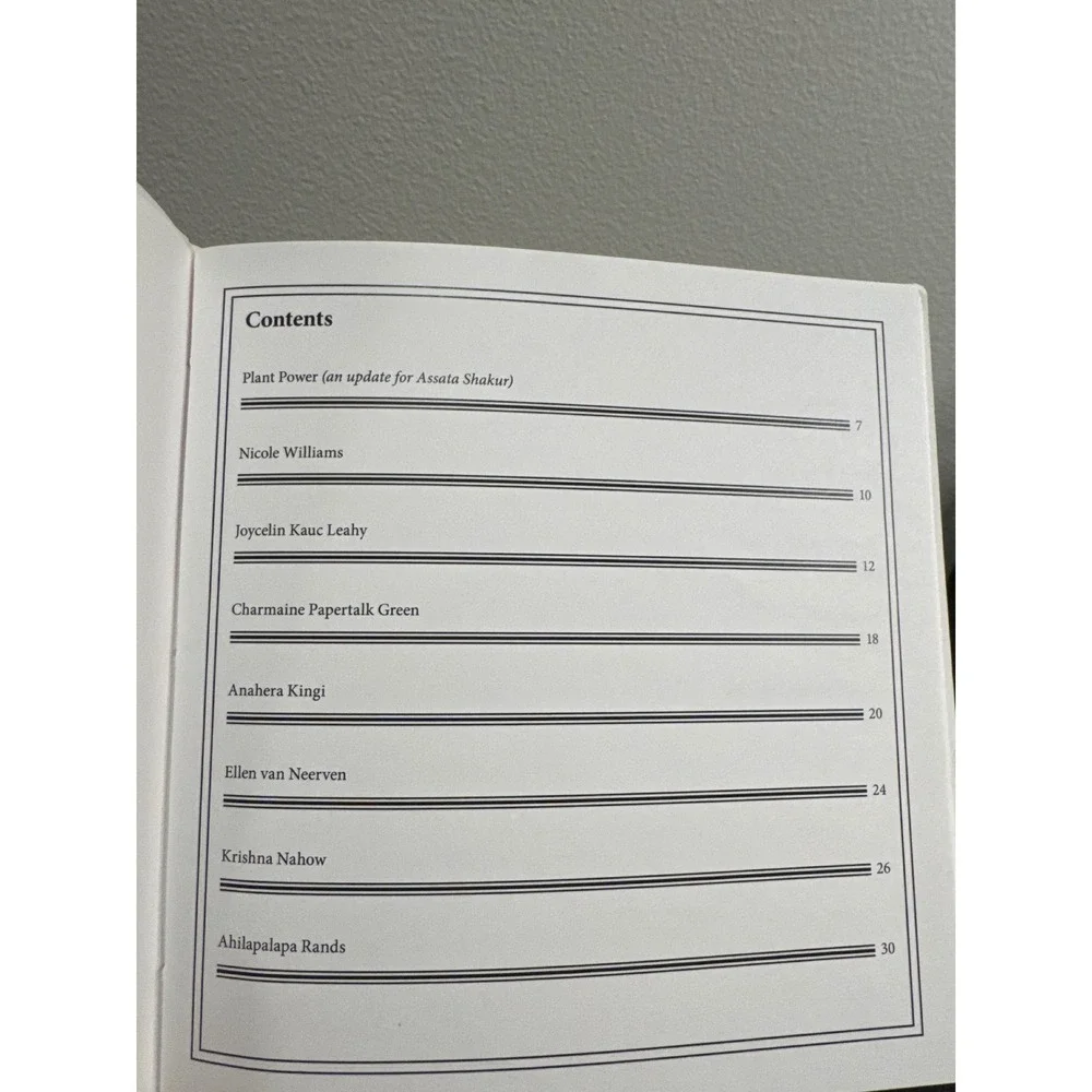 N/A features book